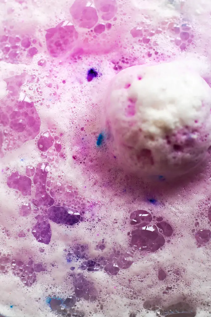 Birthday Cake Bath Bomb - Image 5