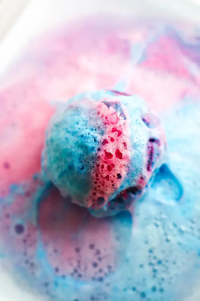 Candy Floss Bath Bomb - Image 3