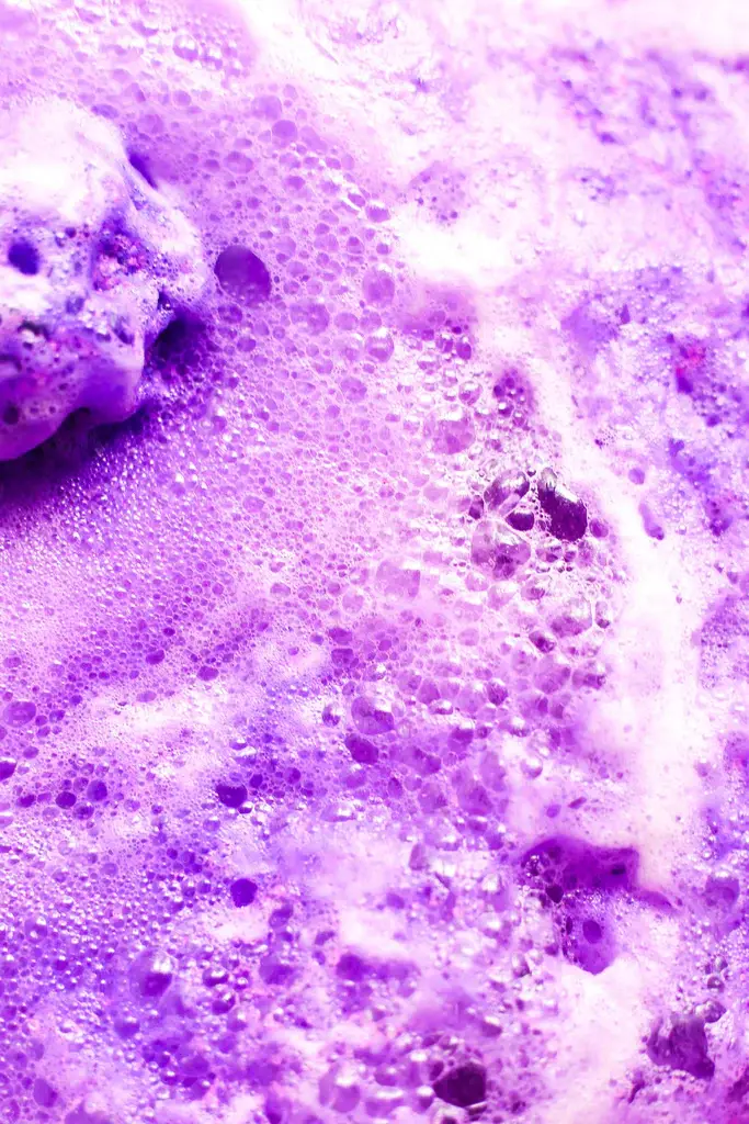 Lavender Swirl Bath Bomb - Image 3