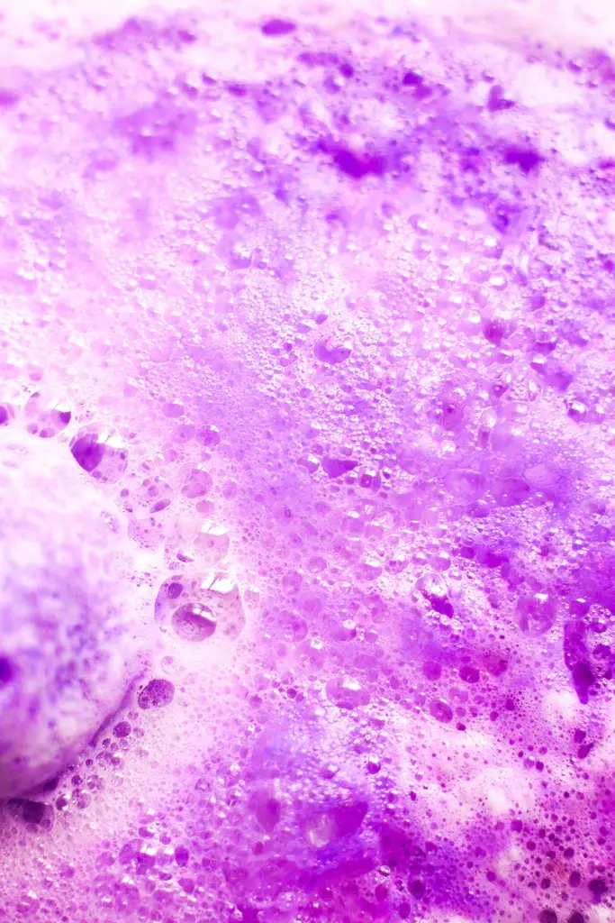 Lavender Swirl Bath Bomb - Image 4