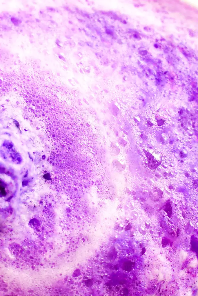 Lavender Swirl Bath Bomb - Image 5
