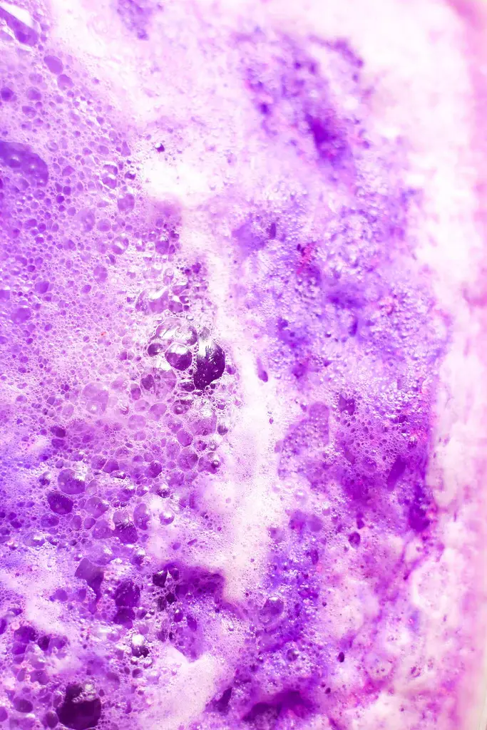 Lavender Swirl Bath Bomb - Image 6