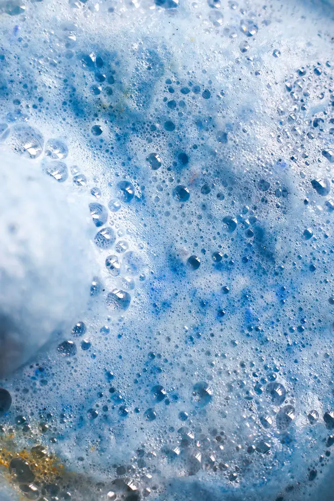 Midnight Martini Bath Bomb - Image 4