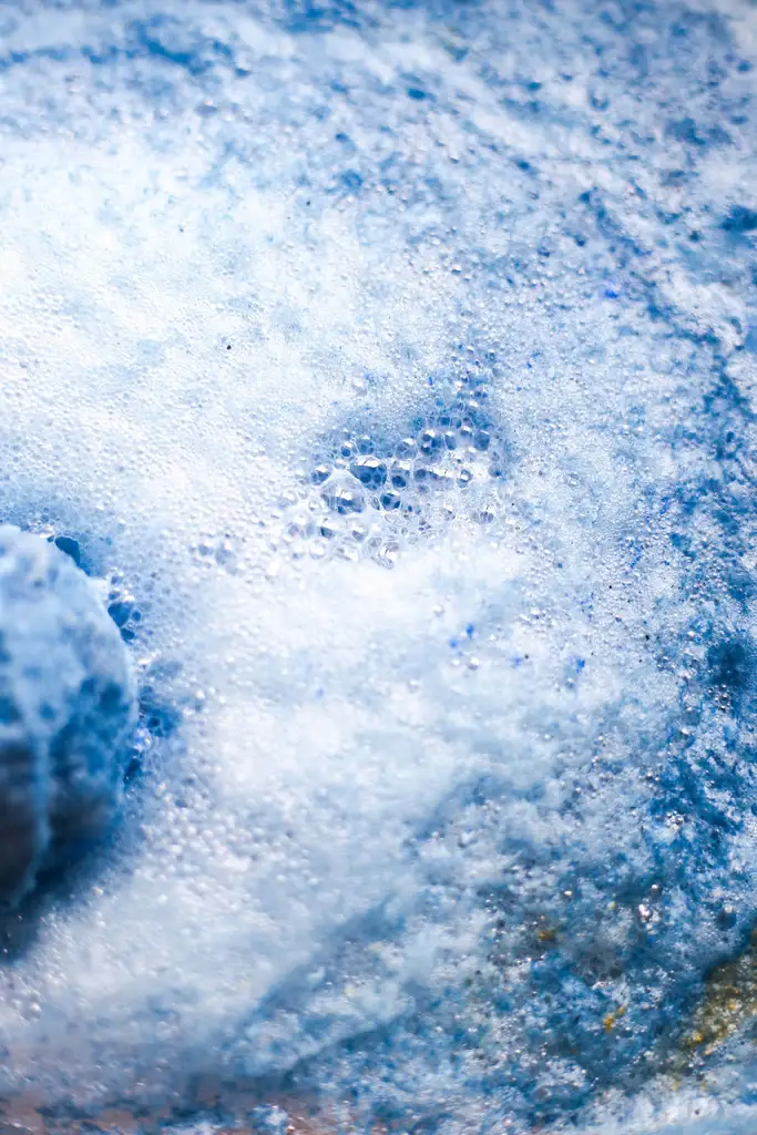 Midnight Martini Bath Bomb - Image 5