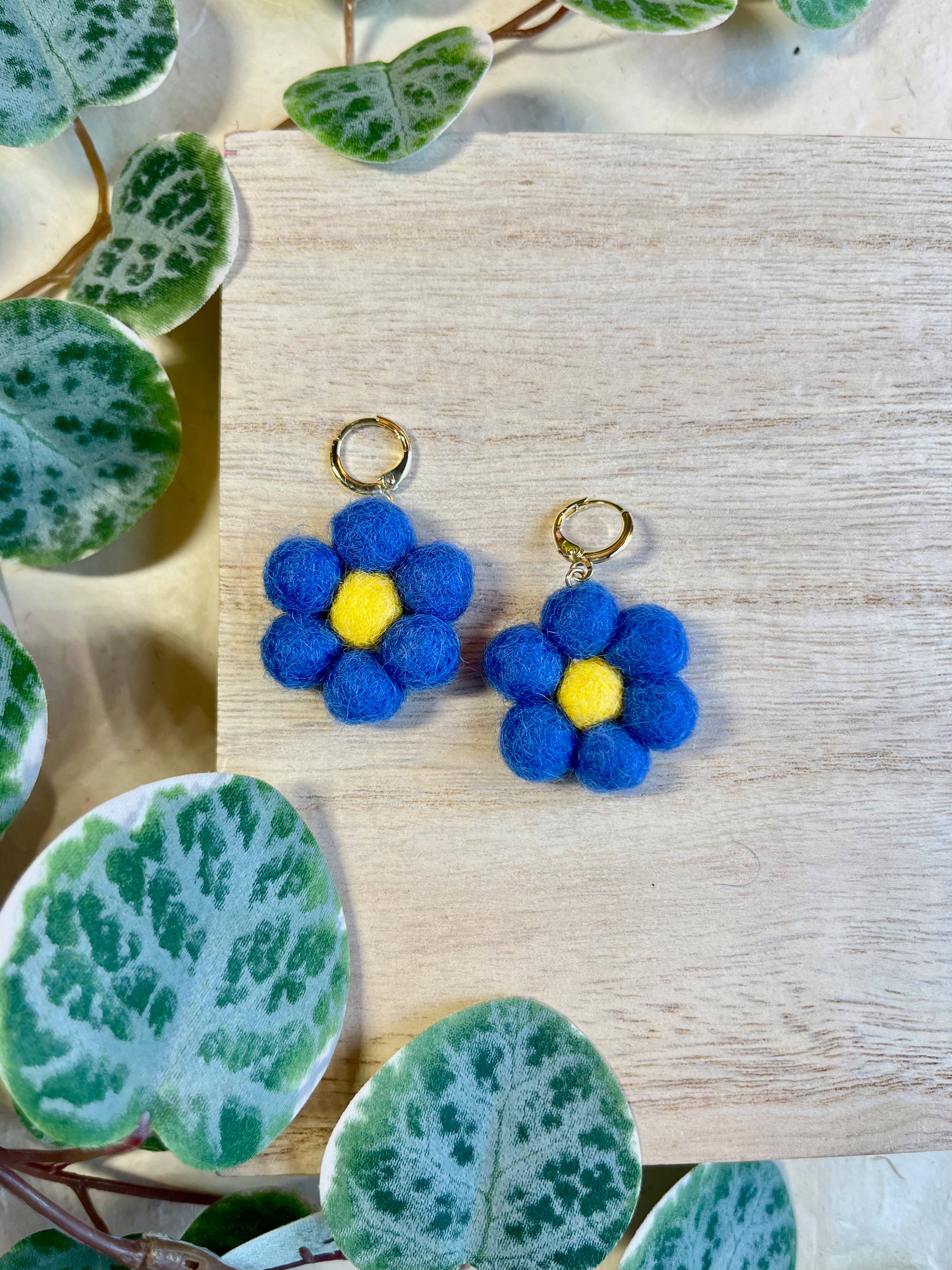 Mini Felted Daisy Earrings - Image 9