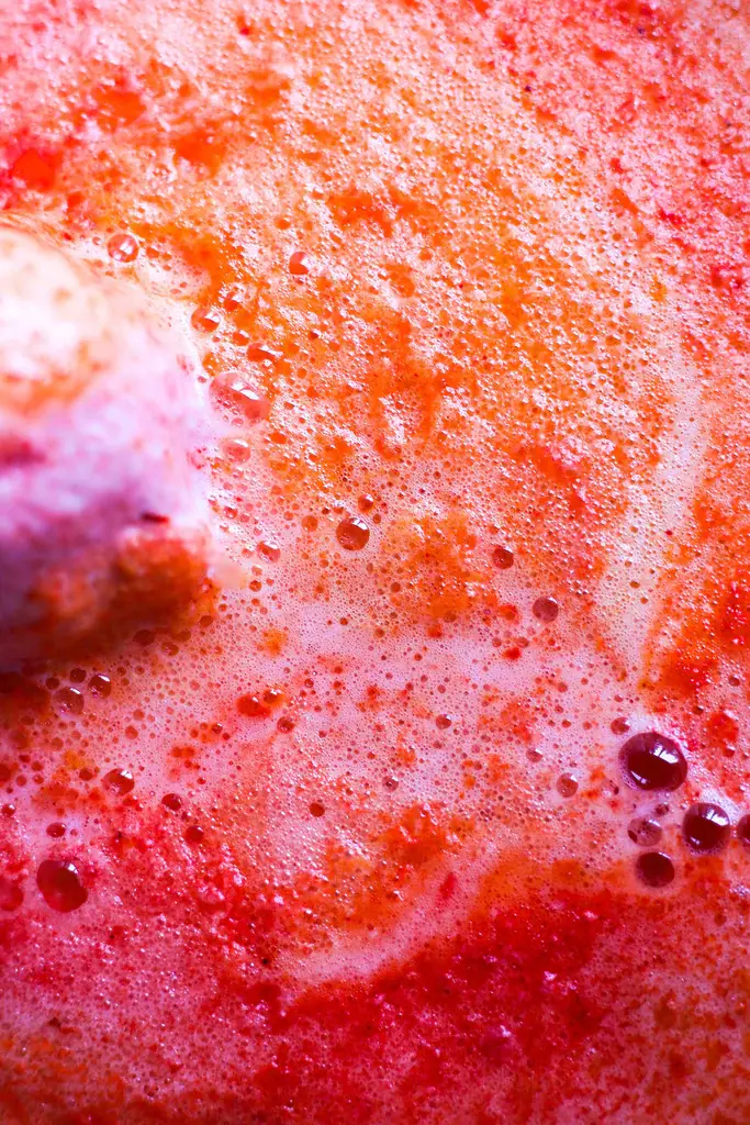 Peach Bellini Bath Bomb - Image 5
