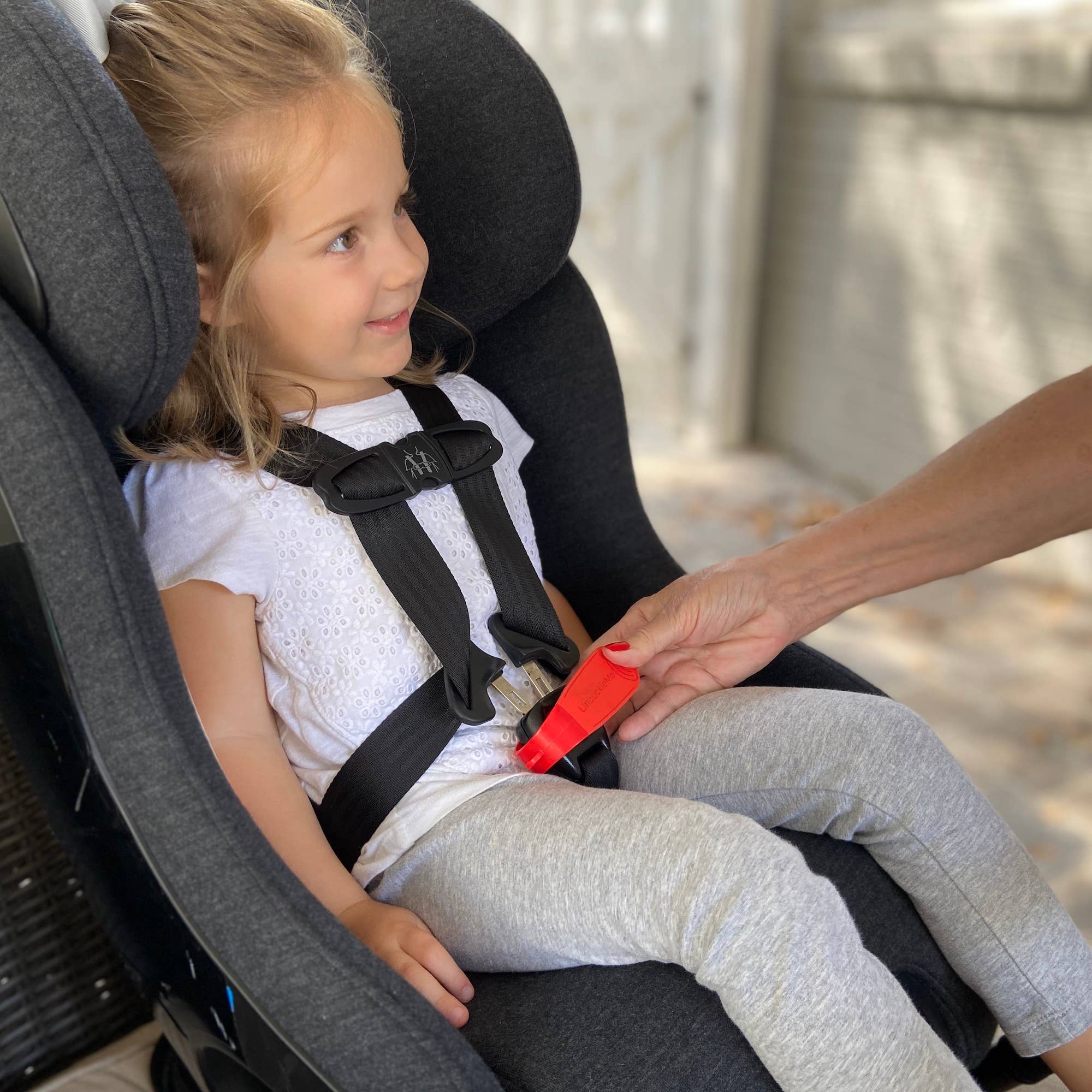 UnbuckleMe Car Seat Buckle Release Tool - Image 4