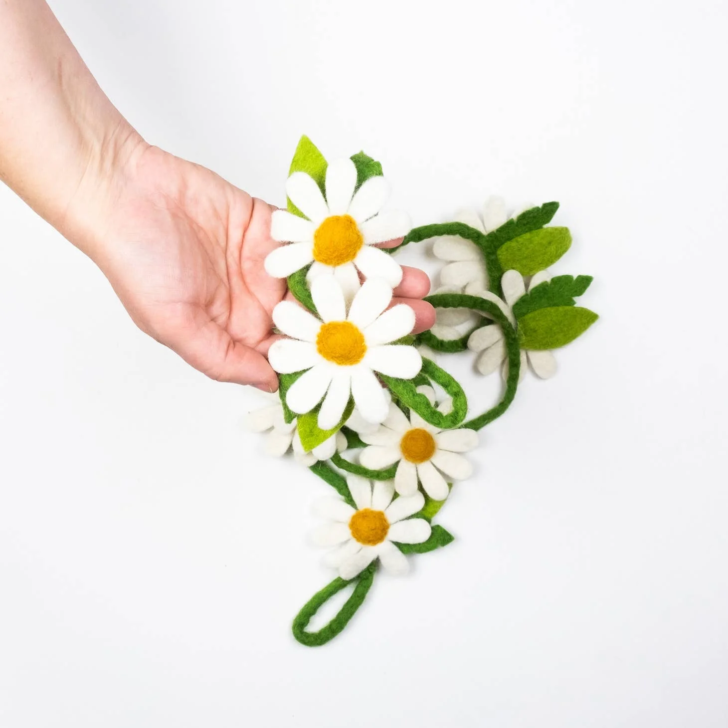 Wool Daisy Garland - Image 3